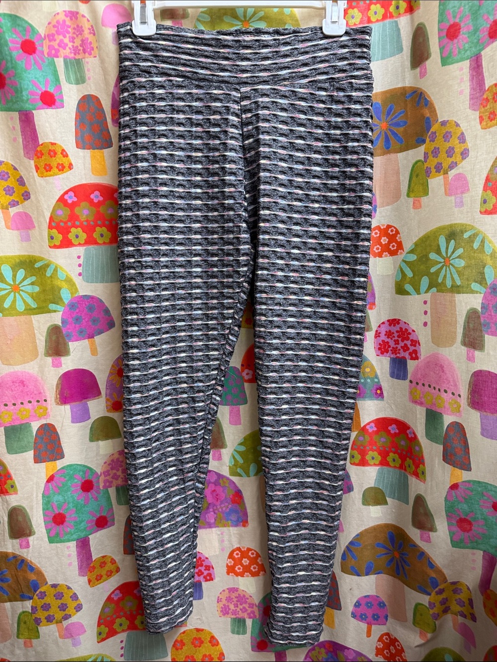 New Fashion Stretchy Leggings. L/XL